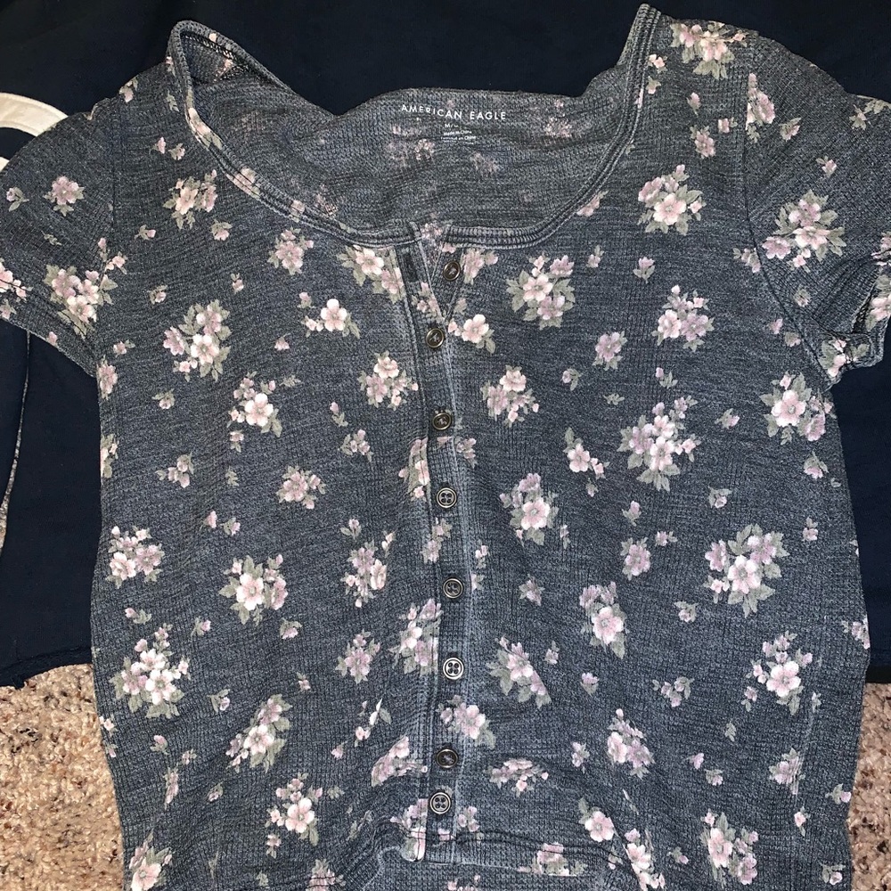 Floral Tee 🦋